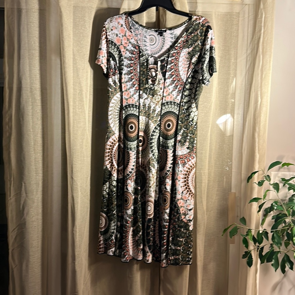 Very cute print, short 1 piece dress with multiple color